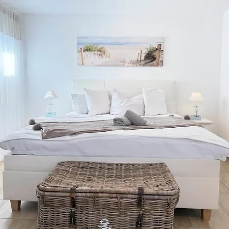 Strandkaten بيت للعطل